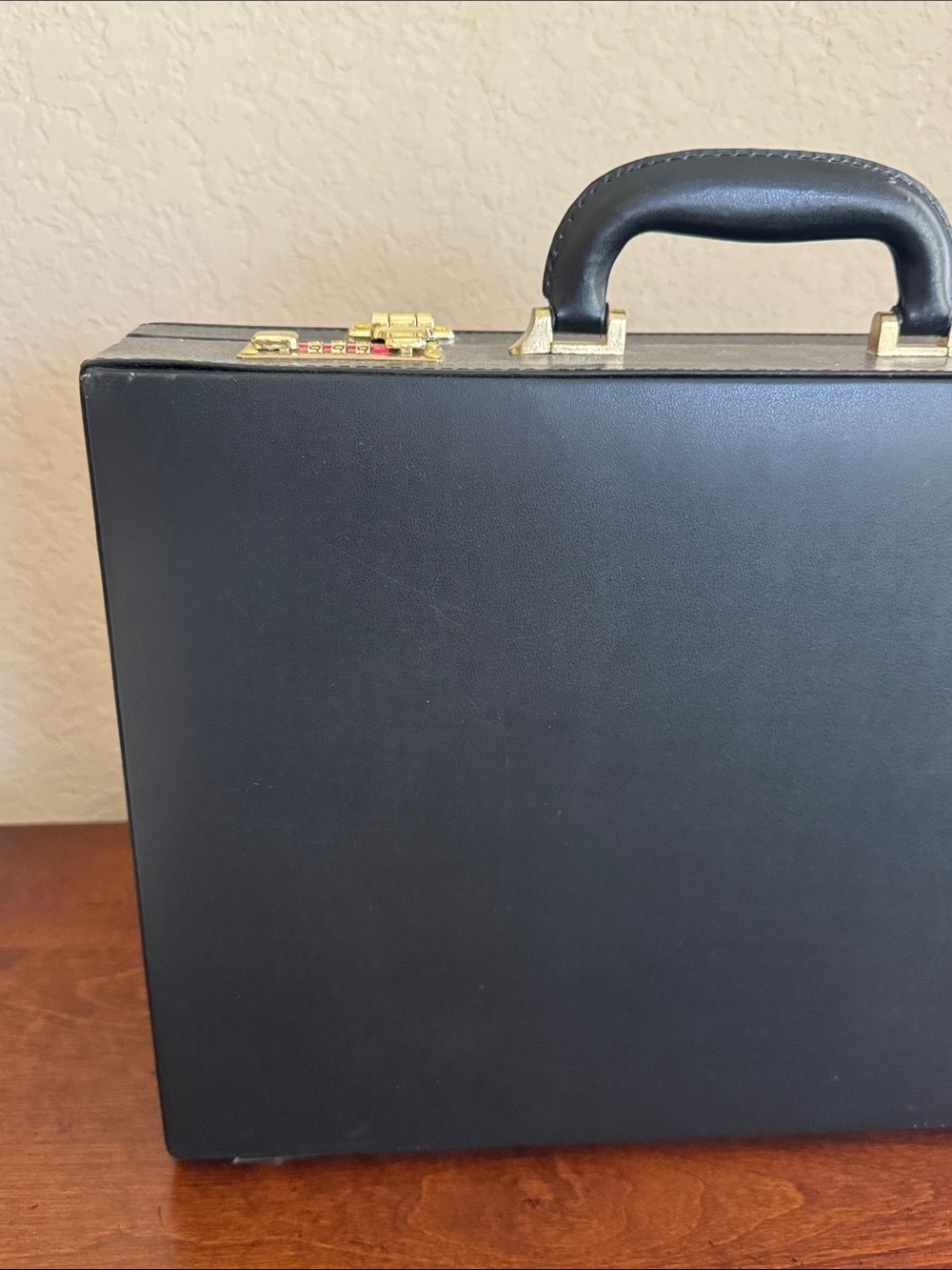 Classic Men's Black Hardcase Briefcase Good Condition Never Used - Picture 2 of 11